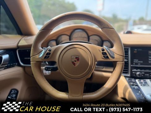 Used 2013 Porsche Panamera RWD image 28