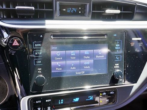 Used 2017 Toyota Corolla SE FWD image 25