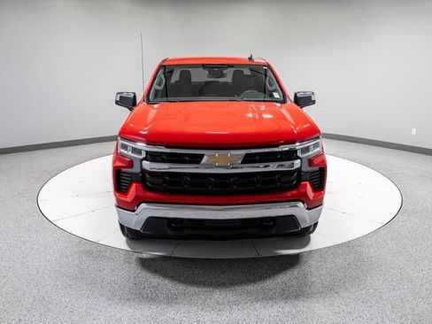 Used 2024 Chevrolet Silverado 1500 LT image 24