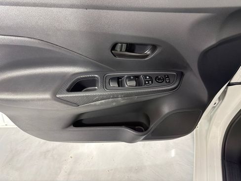 Used 2023 Nissan Versa S FWD image 11