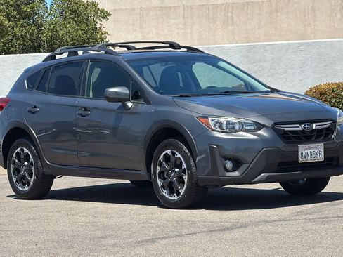 Used 2021 Subaru Crosstrek 2.0i Premium w/ Moonroof Package AWD/4WD image 5