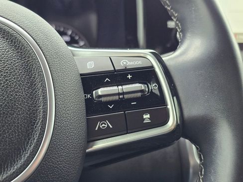 Used 2023 Kia Sorento EX image 36