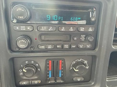 Used 2004 Chevrolet Silverado 2500 LS AWD/4WD image 22
