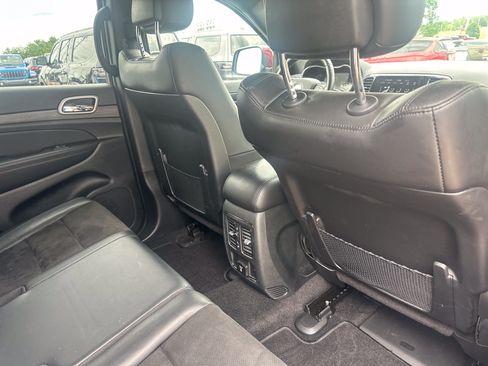 Used 2022 Jeep Grand Cherokee Laredo X AWD/4WD image 28