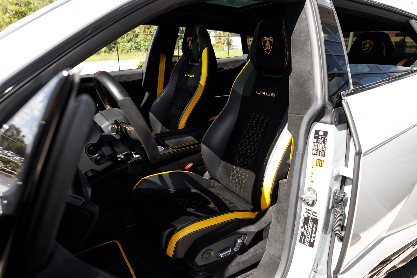 Used 2024 Lamborghini Urus Performante AWD/4WD image 31