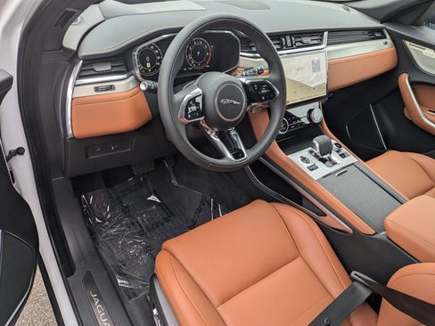 New 2026 Jaguar F-PACE R-Dynamic S image 9