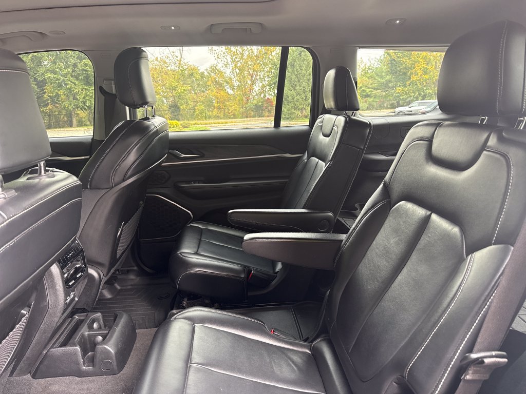 Used 2021 Jeep Grand Cherokee L Limited RWD image 12
