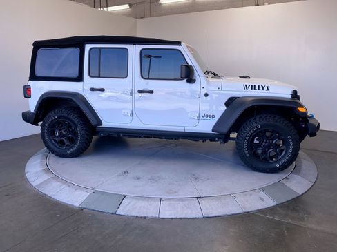 Used 2023 Jeep Wrangler Unlimited w/ Cold Weather Group AWD/4WD image 6