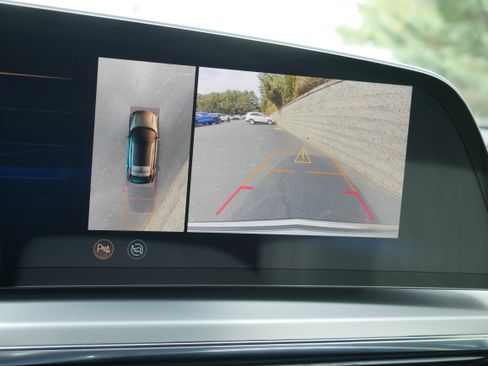 Certified 2024 Cadillac Lyriq Luxury w/ LPO, Floor Liner Package image 17