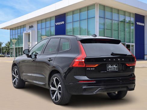 Used 2023 Volvo XC60 B5 Ultimate w/ Climate Package image 4