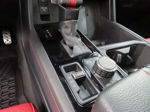 Used 2025 Toyota Tundra Limited AWD/4WD image 64