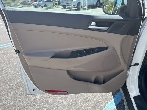 Used 2019 Hyundai Tucson SE image 13