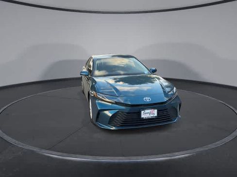 Used 2026 Toyota Camry LE w/ Convenience Package FWD image 2