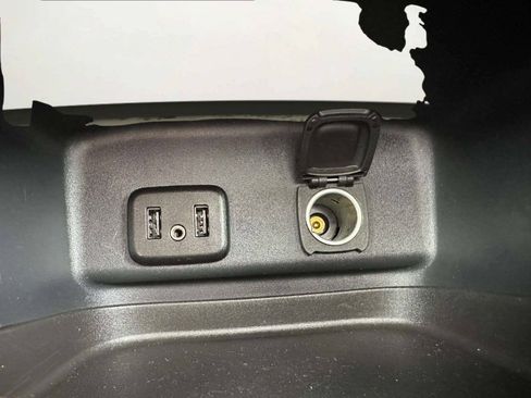 Used 2018 Chevrolet Equinox LT FWD image 35