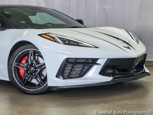Used 2021 Chevrolet Corvette Stingray Preferred Conv w/ Z51 Performance Package RWD image 2