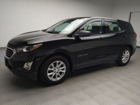 Used 2019 Chevrolet Equinox LS FWD image 2