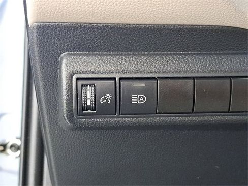 Used 2022 Toyota Corolla L image 23