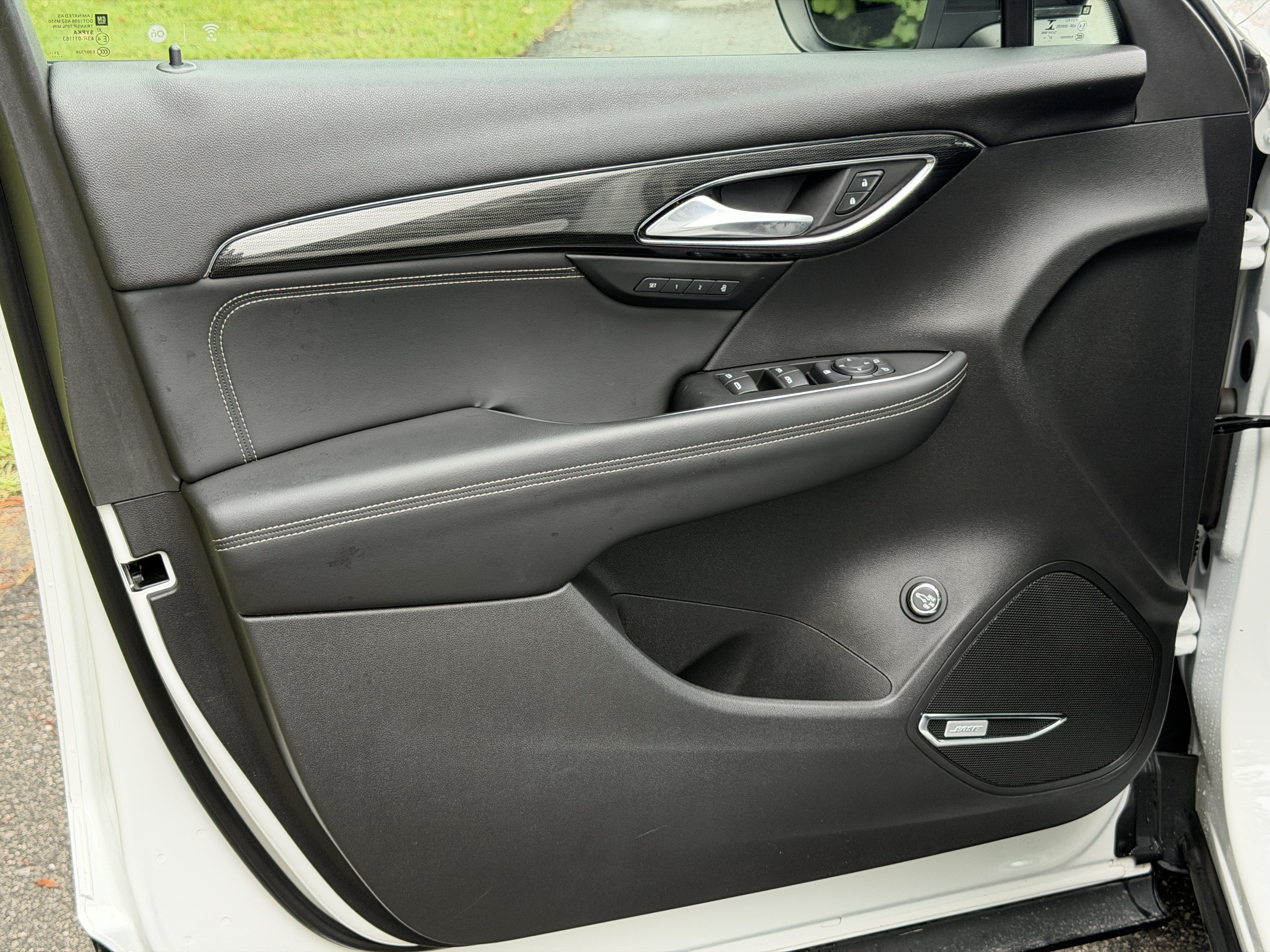 Used 2022 Buick Envision Essence w/ Technology Package I FWD image 12