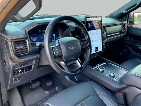 Used 2023 Ford Expedition Max Platinum AWD/4WD image 18