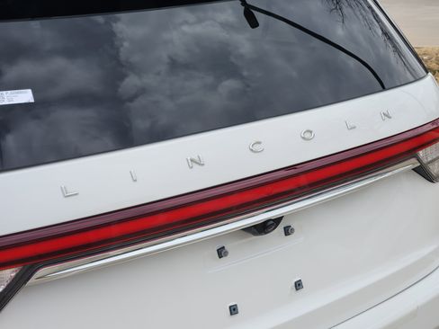 Used 2023 Lincoln Aviator Reserve w/ Equipment Group 201A image 12