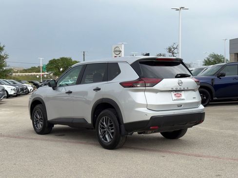 Used 2025 Nissan Rogue S image 6