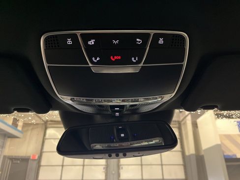 Used 2016 Mercedes-Benz S 550 4MATIC Sedan image 25