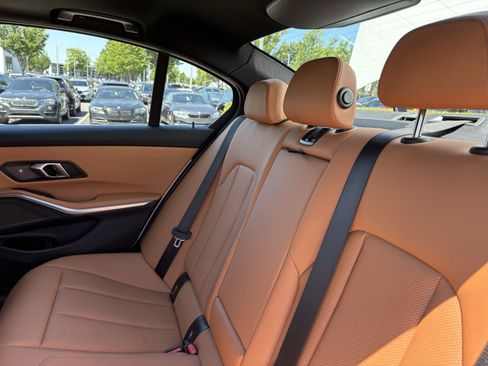 Certified 2026 BMW 330i Sedan w/ Premium Package RWD image 32