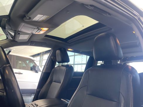 Used 2019 Toyota Highlander XLE FWD image 32