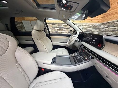 Used 2024 Hyundai Palisade Limited AWD/4WD image 16