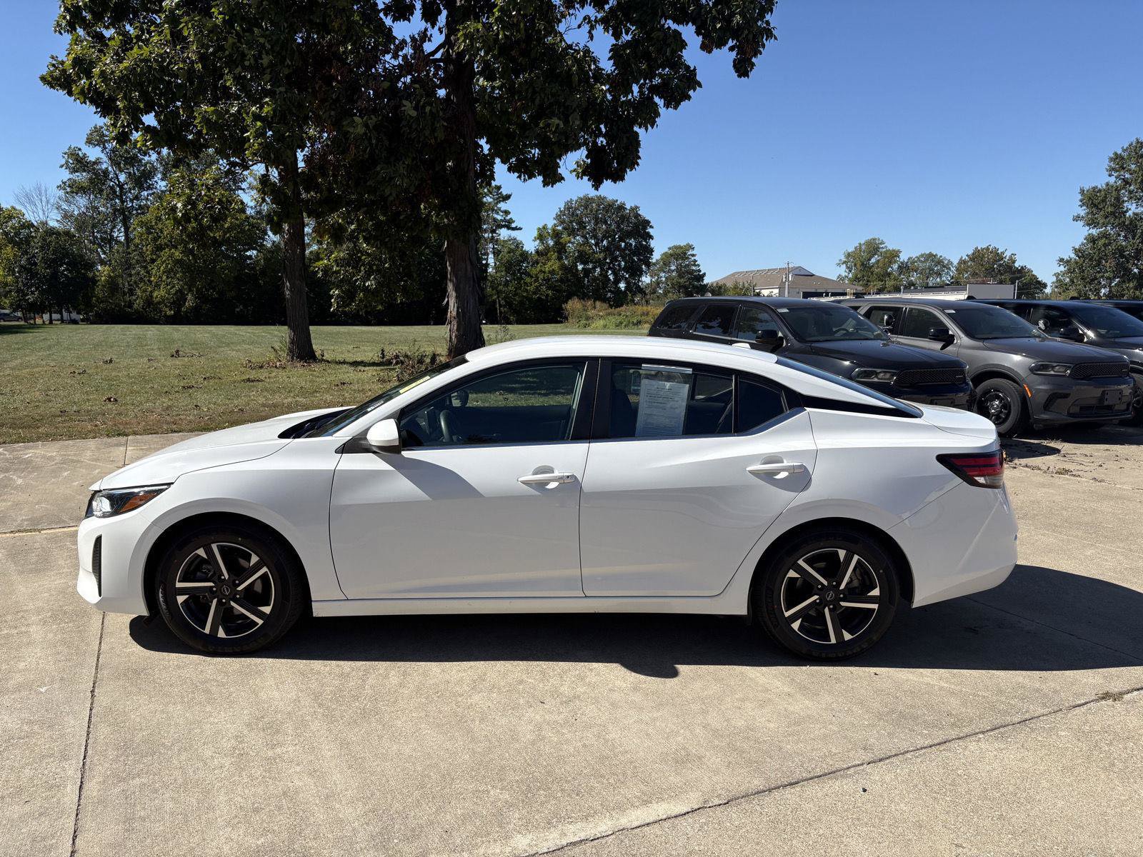 Used 2024 Nissan Sentra SV FWD image 23