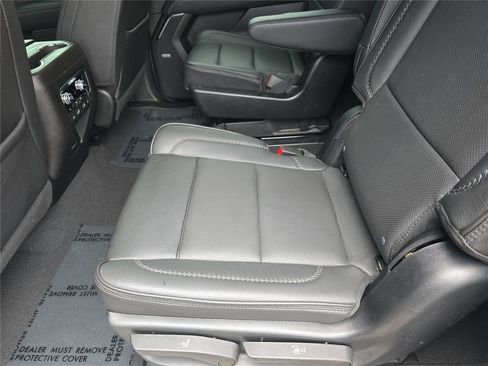 Used 2023 GMC Yukon XL Denali w/ Denali Reserve Package RWD image 17