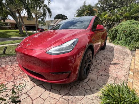 Used 2022 Tesla Model Y Long Range image 3