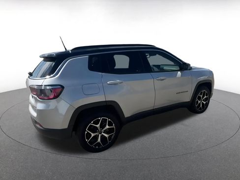 Used 2025 Jeep Compass Limited image 14