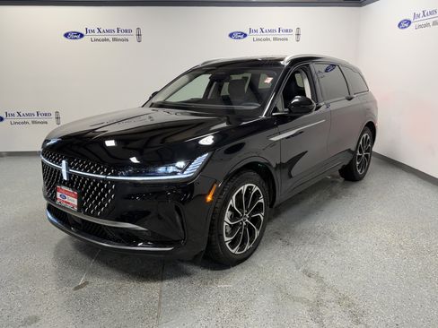 New 2026 Lincoln Nautilus Reserve image 3