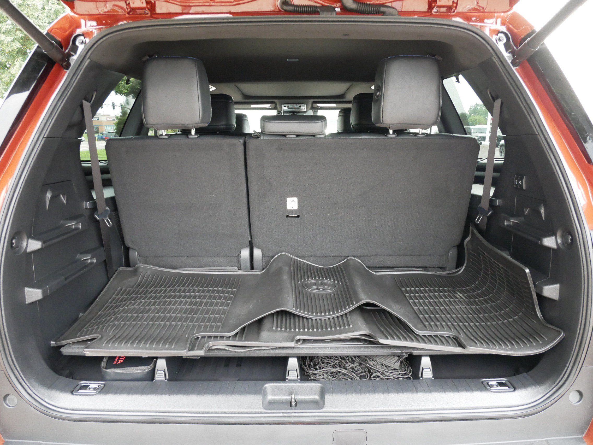 Used 2025 Toyota Sequoia Platinum w/ TRD Off-Road Package AWD/4WD image 18