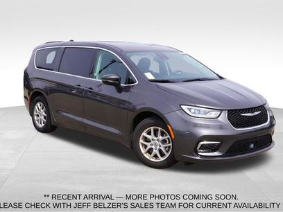 Used 2023 Chrysler Pacifica Touring-L