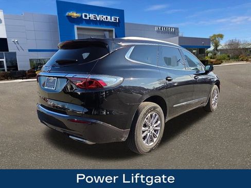 Used 2022 Buick Enclave Essence image 9