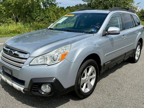Used 2014 Subaru Outback 3.6R Limited AWD/4WD image 13