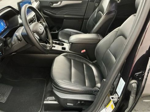 Used 2025 Ford Escape Platinum AWD/4WD image 13