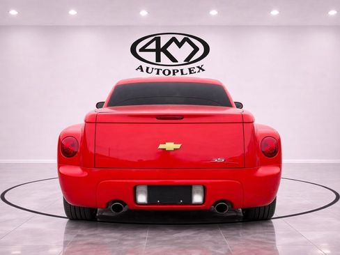 Used 2005 Chevrolet SSR w/ Preferred Equipment Group image 6