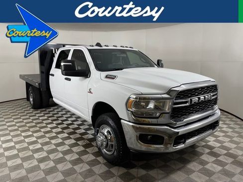 New 2024 RAM 3500 Tradesman w/ Chrome Appearance Group image 1