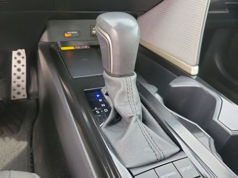 Certified 2025 Toyota Camry SE w/ Convenience Package image 25