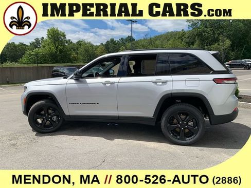 New 2025 Jeep Grand Cherokee Limited w/ Black Appearance Package image 8