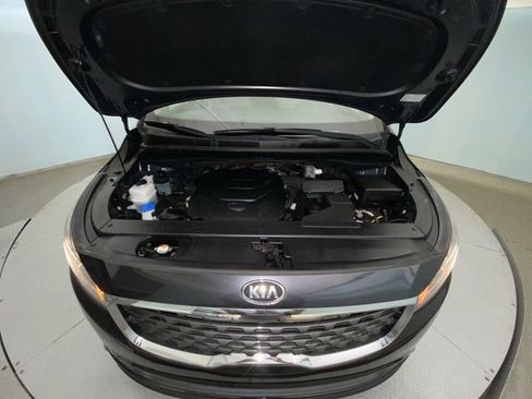 Used 2021 Kia Sedona LX image 25