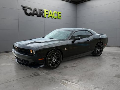 Used 2016 Dodge Challenger R/T Scat Pack w/ Leather Interior Group RWD image 5