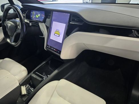 Used 2020 Tesla Model X Long Range image 5