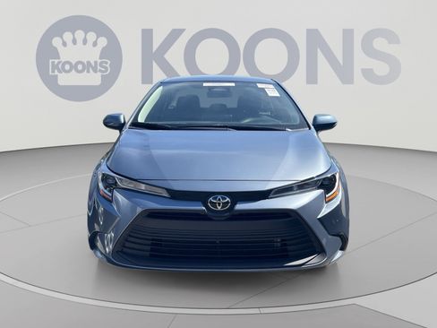 Used 2025 Toyota Corolla LE FWD image 8