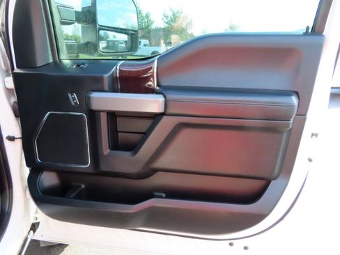 Used 2017 Ford F250 Platinum w/ Platinum Ultimate Package image 53