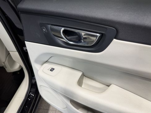 Used 2023 Volvo XC60 B5 Plus w/ Protection Package Premier FWD image 25