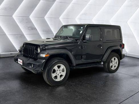 Used 2022 Jeep Wrangler Sport S image 3